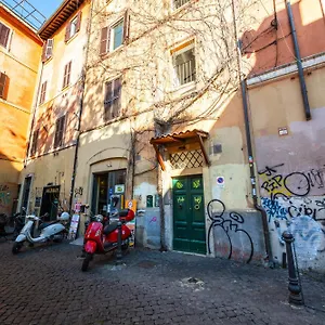 San Calisto Apartment Rome